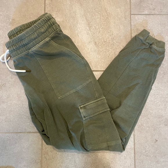 Old Navy Pants - Olive Green Pocketed Joggers